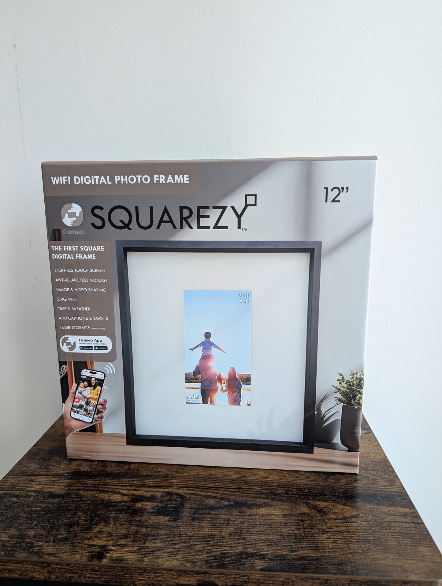 Squarezy - The Only Digital Square Frame
