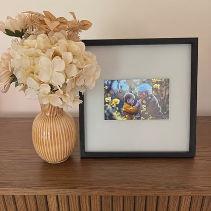 Squarezy - The Only Digital Square Frame